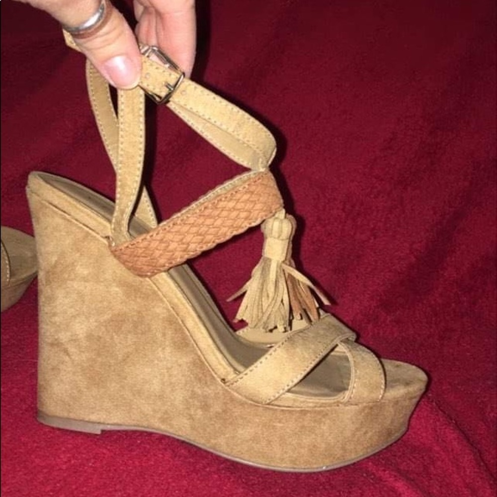 VENUS Platform Wedge Sandals Size 7